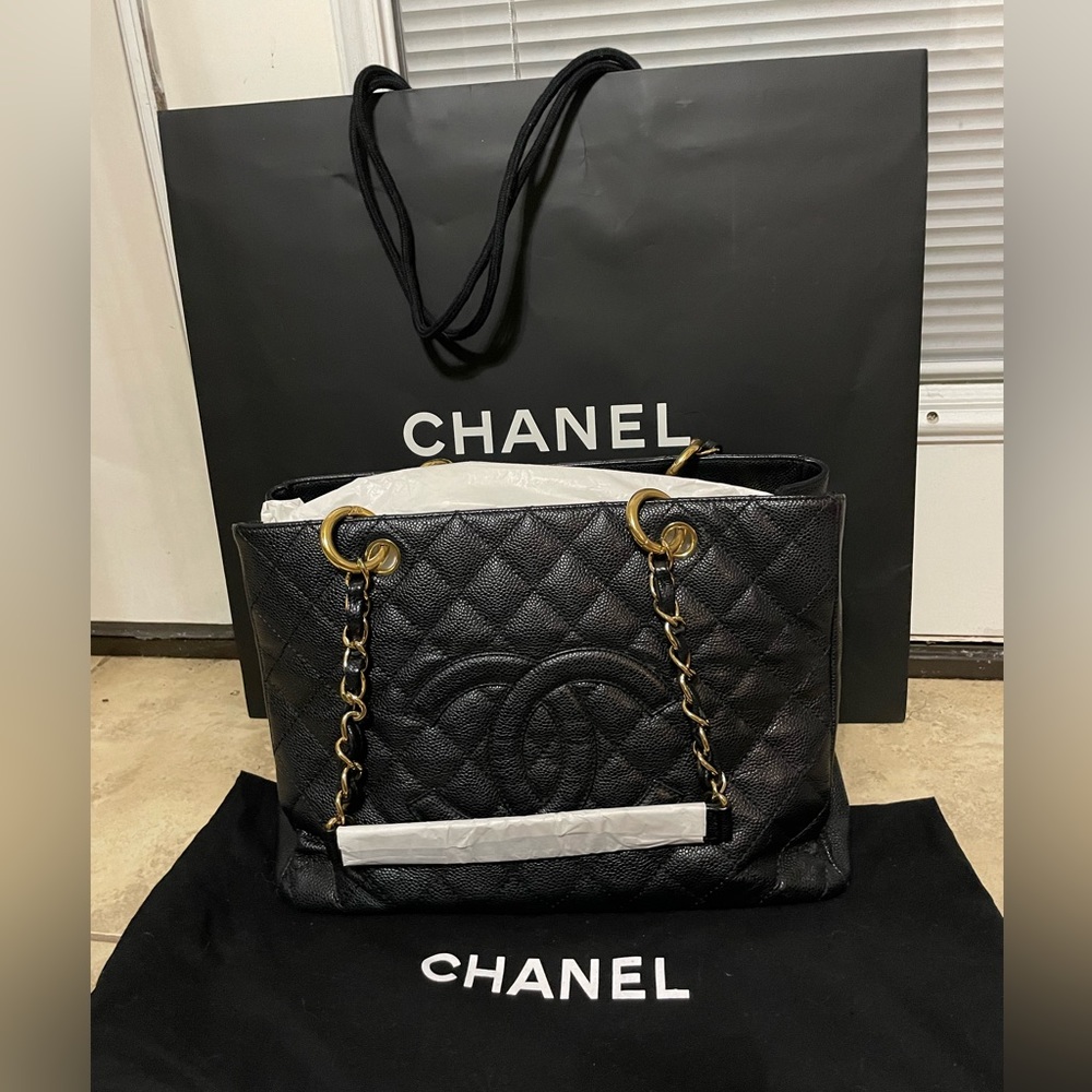 Chanel Grand Shopping Leather Handbag